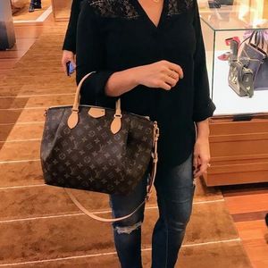 Meet your Posher, Jess